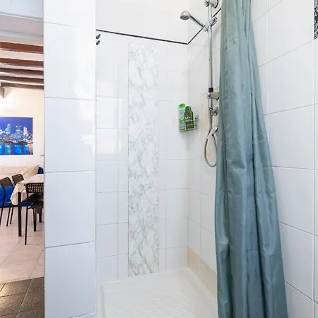 Apartment Guesthost - Cozy Near Lanfranchi Stadium *